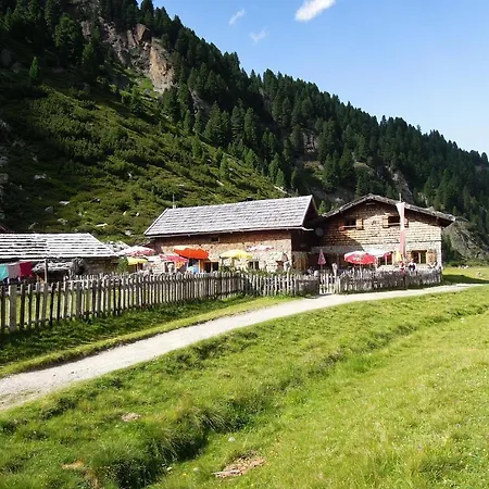 Pensjonat Haus Hannelore Neustift im Stubaital